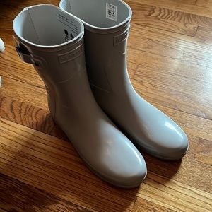 Short hunter rain boots